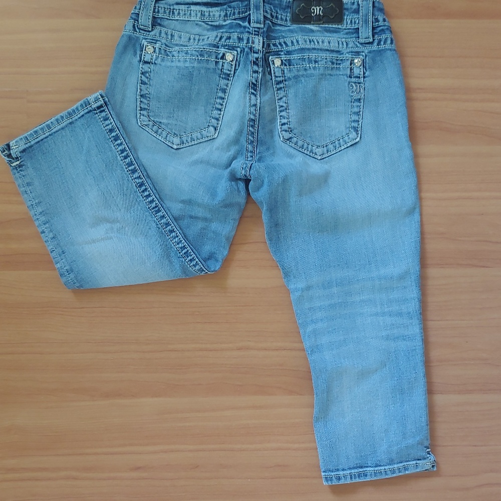 Miss Me Signature Capri crop jeans